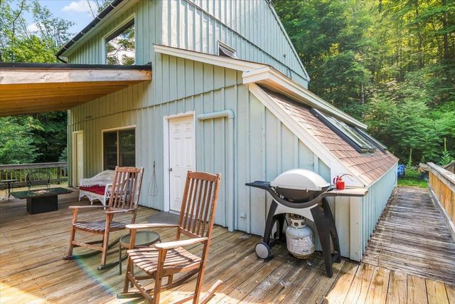 509 Thompson Pond Road, Pownal, VT 05261