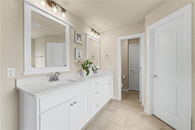 323 Divine Court, Farmington, AR 72730
