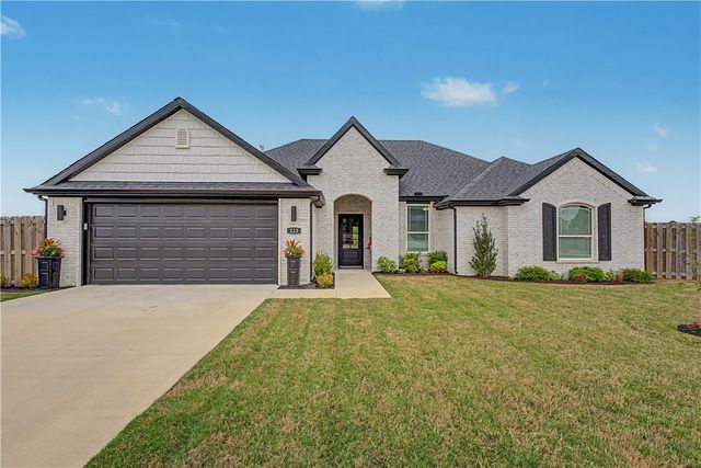 323 Divine Court, Farmington, AR 72730