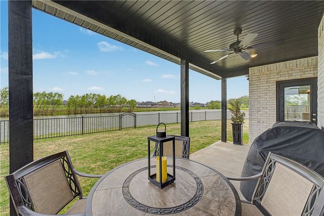 323 Divine Court, Farmington, AR 72730