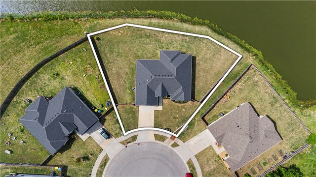 323 Divine Court, Farmington, AR 72730