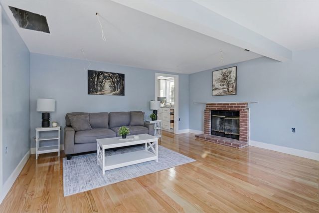 1 Gertrude Rd, North Attleboro, MA 02760