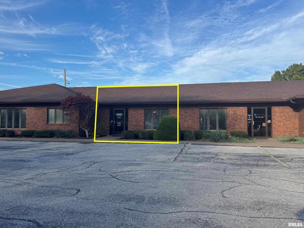 990 AVENUE OF THE CITIES 3, East Moline, IL 61244