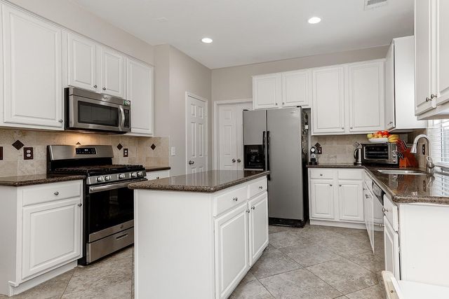 174 S Winterport Circle, The Woodlands, TX 77382