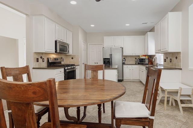 174 S Winterport Circle, The Woodlands, TX 77382