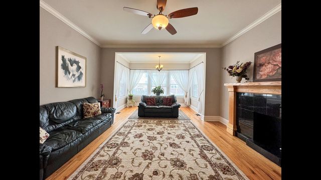 4954 N Drake Avenue, Chicago, IL 60625