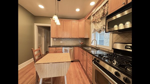 4954 N Drake Avenue, Chicago, IL 60625