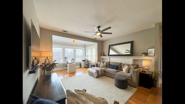 4954 N Drake Avenue, Chicago, IL 60625