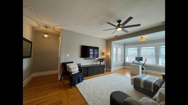 4954 N Drake Avenue, Chicago, IL 60625