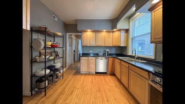 4954 N Drake Avenue, Chicago, IL 60625