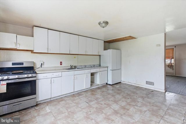 7823 SAINT BRIDGET LN, Dundalk, MD 21222