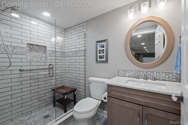 49121 Garrett Court, Macomb Township, MI 48042