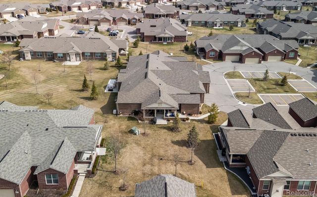 49121 Garrett Court, Macomb Township, MI 48042