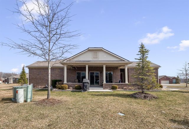 49121 Garrett Court, Macomb Township, MI 48042