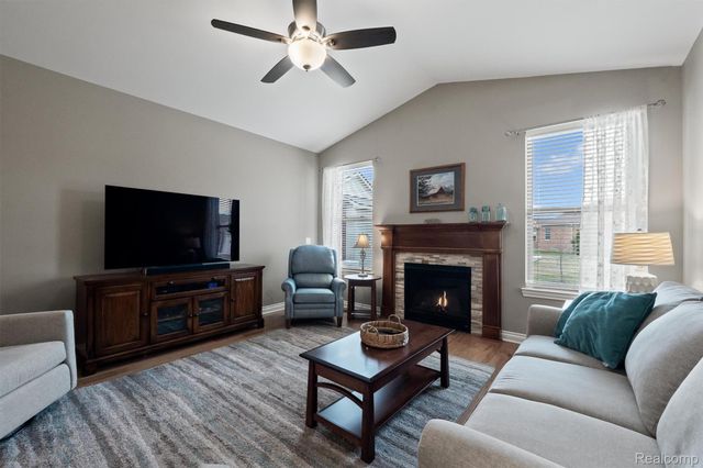 49121 Garrett Court, Macomb Township, MI 48042