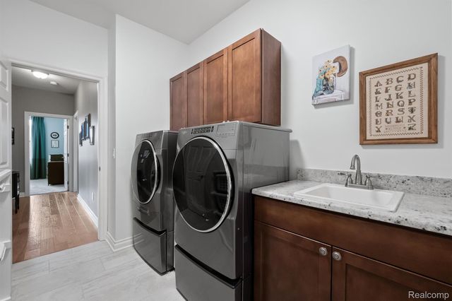 49121 Garrett Court, Macomb Township, MI 48042