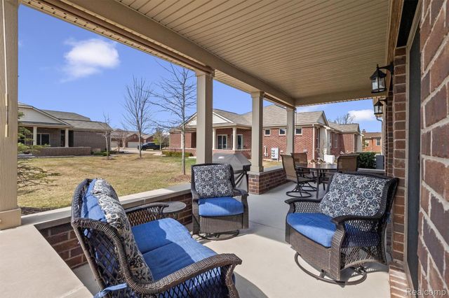 49121 Garrett Court, Macomb Township, MI 48042