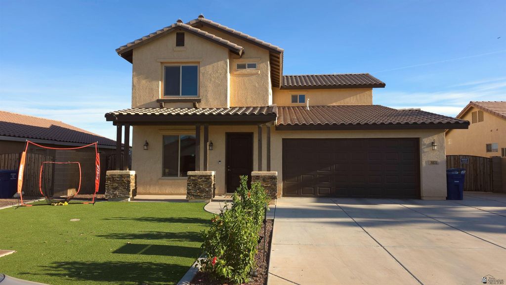 3851 W 39 St, Yuma, AZ 85365