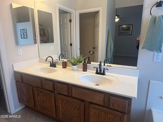 7256 E NOPAL Avenue, Mesa, AZ 85209