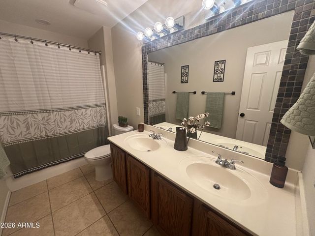 7256 E NOPAL Avenue, Mesa, AZ 85209