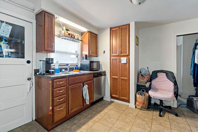 2832 27th Avenue S, Minneapolis, MN 55406