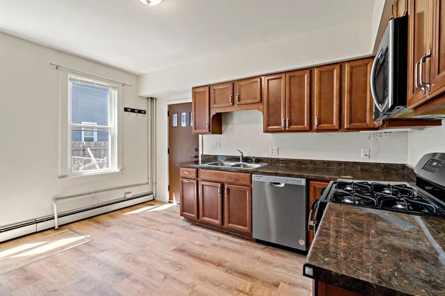 2832 27th Avenue S, Minneapolis, MN 55406