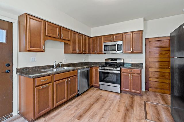 2832 27th Avenue S, Minneapolis, MN 55406