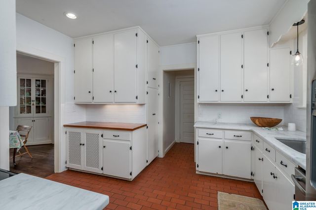 2916 MOUNTAIN BROOK PARKWAY, Mountain Brook, AL 35223