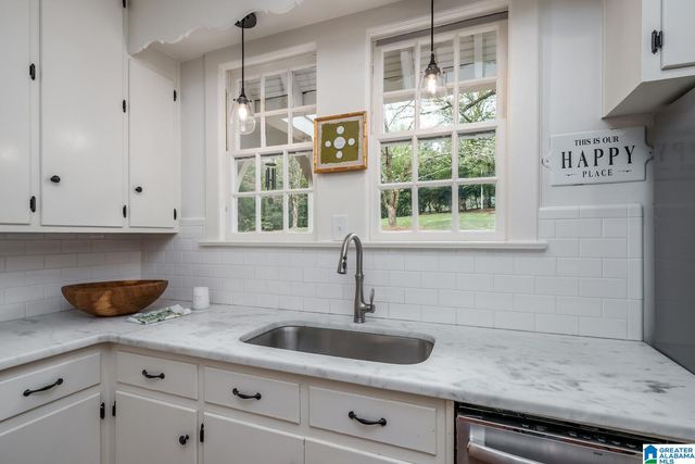 2916 MOUNTAIN BROOK PARKWAY, Mountain Brook, AL 35223