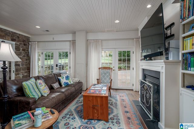 2916 MOUNTAIN BROOK PARKWAY, Mountain Brook, AL 35223