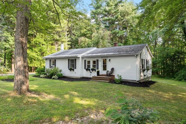 163 Beal St, Lunenburg, MA 01462