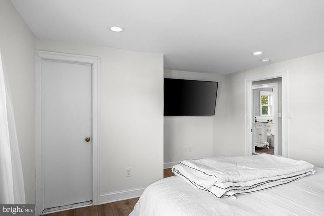 113 HAMILTON RD, Marlton, NJ 08053