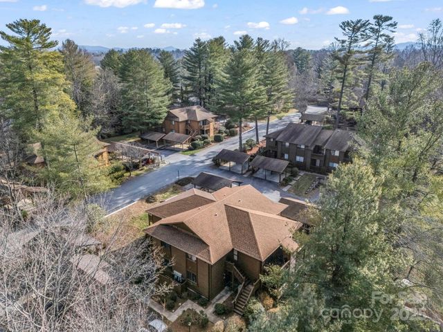 520 Courtwood Lane 4, Hendersonville, NC 28739