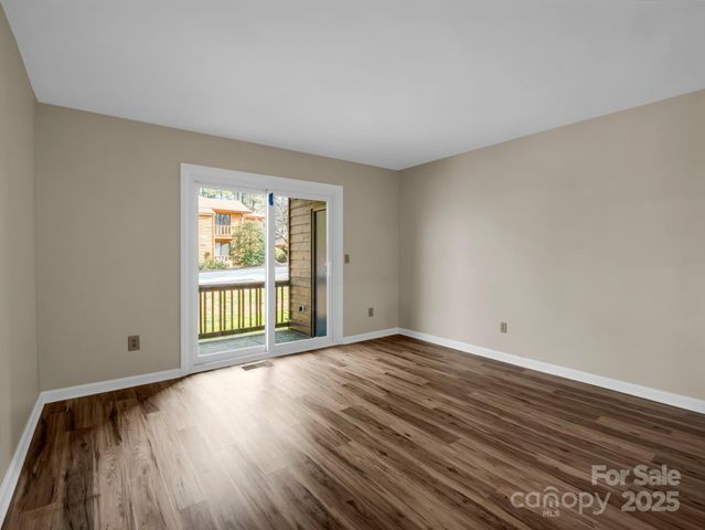 520 Courtwood Lane 4, Hendersonville, NC 28739