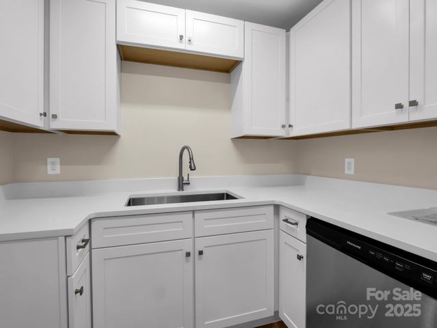 520 Courtwood Lane 4, Hendersonville, NC 28739