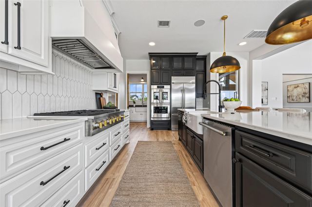 8 Little Sorrell Court, Tomball, TX 77377