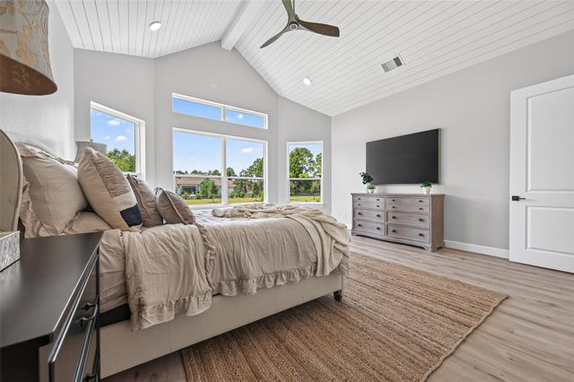 8 Little Sorrell Court, Tomball, TX 77377