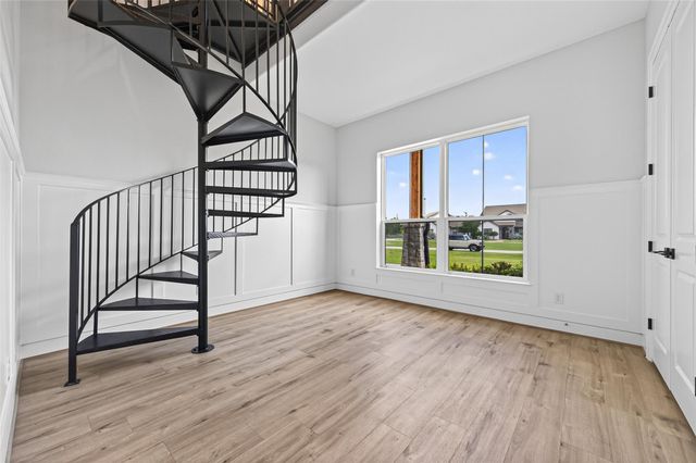 8 Little Sorrell Court, Tomball, TX 77377