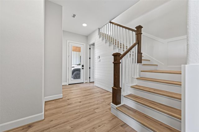 8 Little Sorrell Court, Tomball, TX 77377