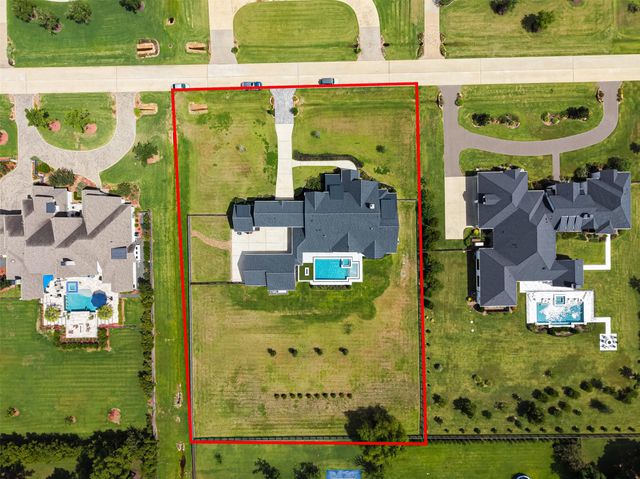 8 Little Sorrell Court, Tomball, TX 77377
