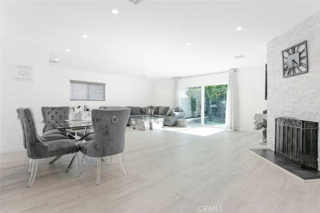 6709 Mammoth Avenue, Valley Glen, CA 91405