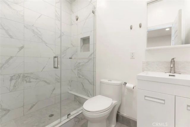 6709 Mammoth Avenue, Valley Glen, CA 91405