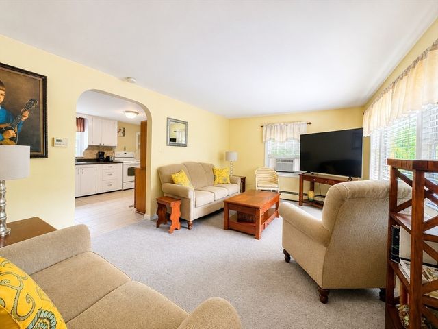 76 Andover Rd, Billerica, MA 01821