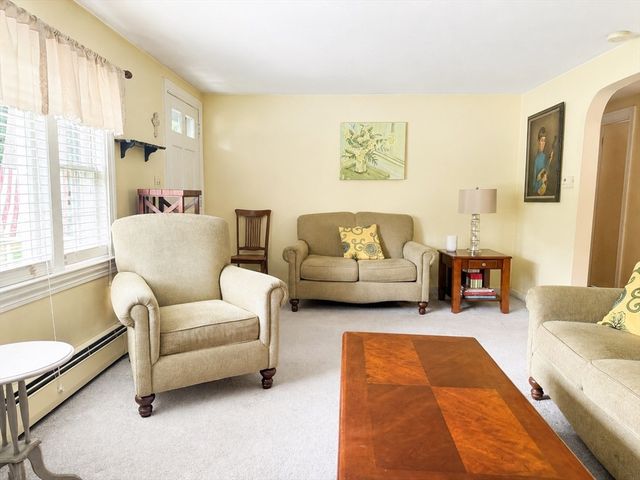 76 Andover Rd, Billerica, MA 01821