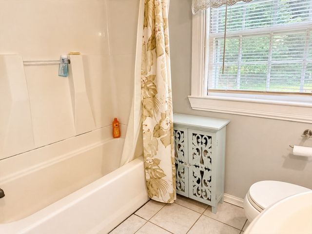 76 Andover Rd, Billerica, MA 01821