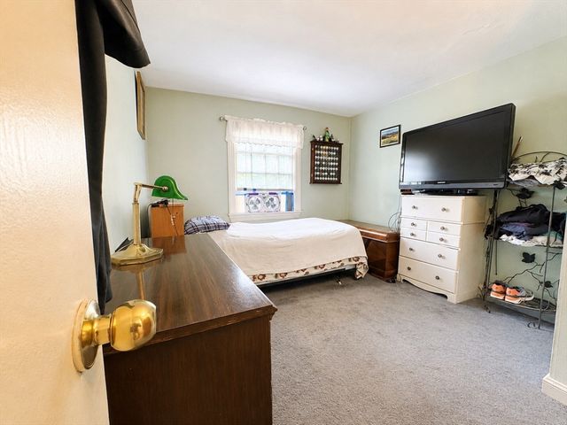76 Andover Rd, Billerica, MA 01821