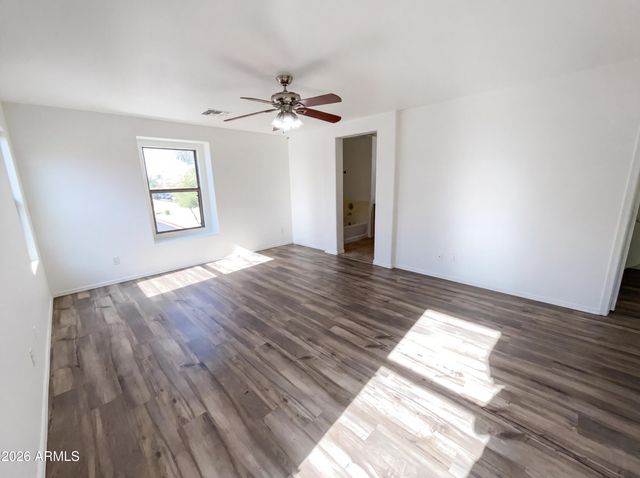 5865 E HOLMES Avenue, Mesa, AZ 85206