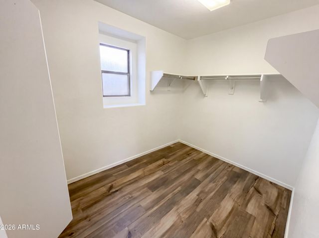 5865 E HOLMES Avenue, Mesa, AZ 85206