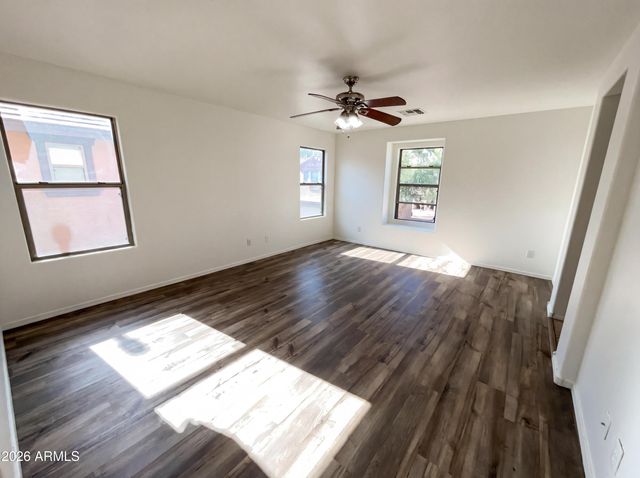 5865 E HOLMES Avenue, Mesa, AZ 85206