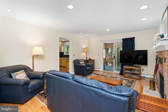 206 E FAIRWAYS CIR, Smyrna, DE 19977